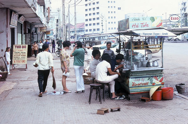 Xe đẩy bán nước giải khát