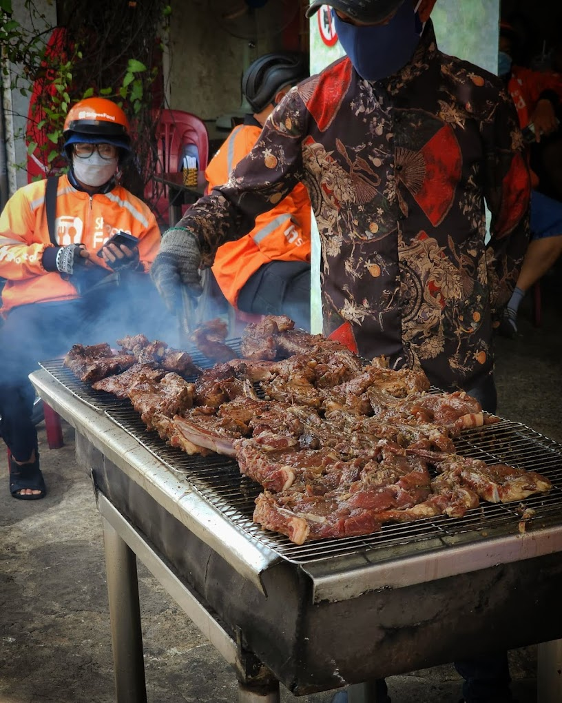 Cơm tấm Nguyễn Văn Cừ