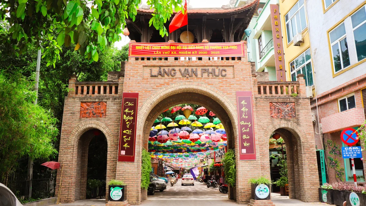 Làng lụa Vạn Phúc