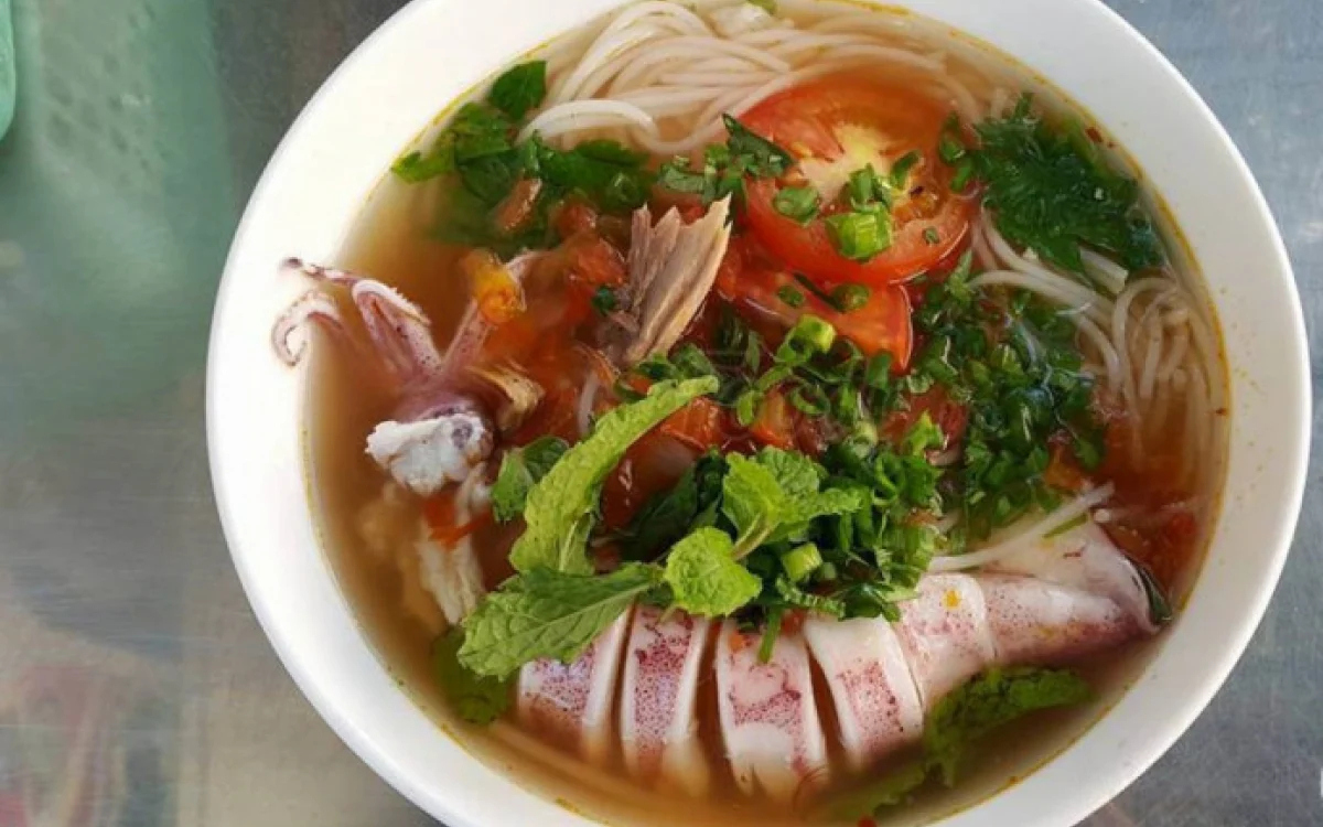 Bún mực Vạn Ninh