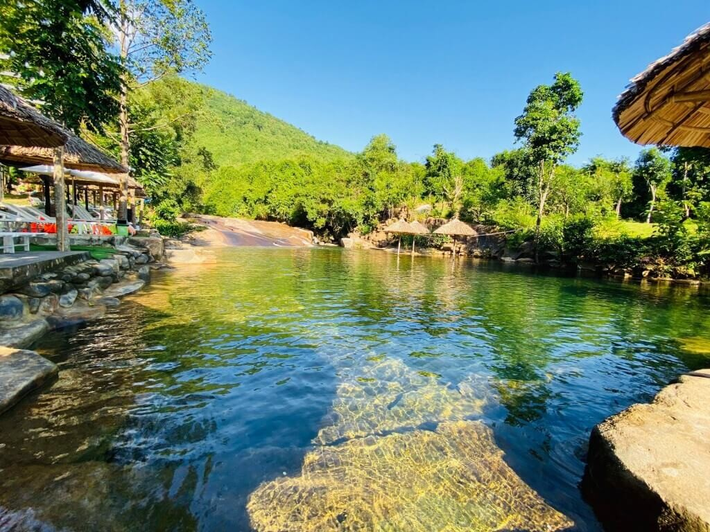 Bạch Mã Village