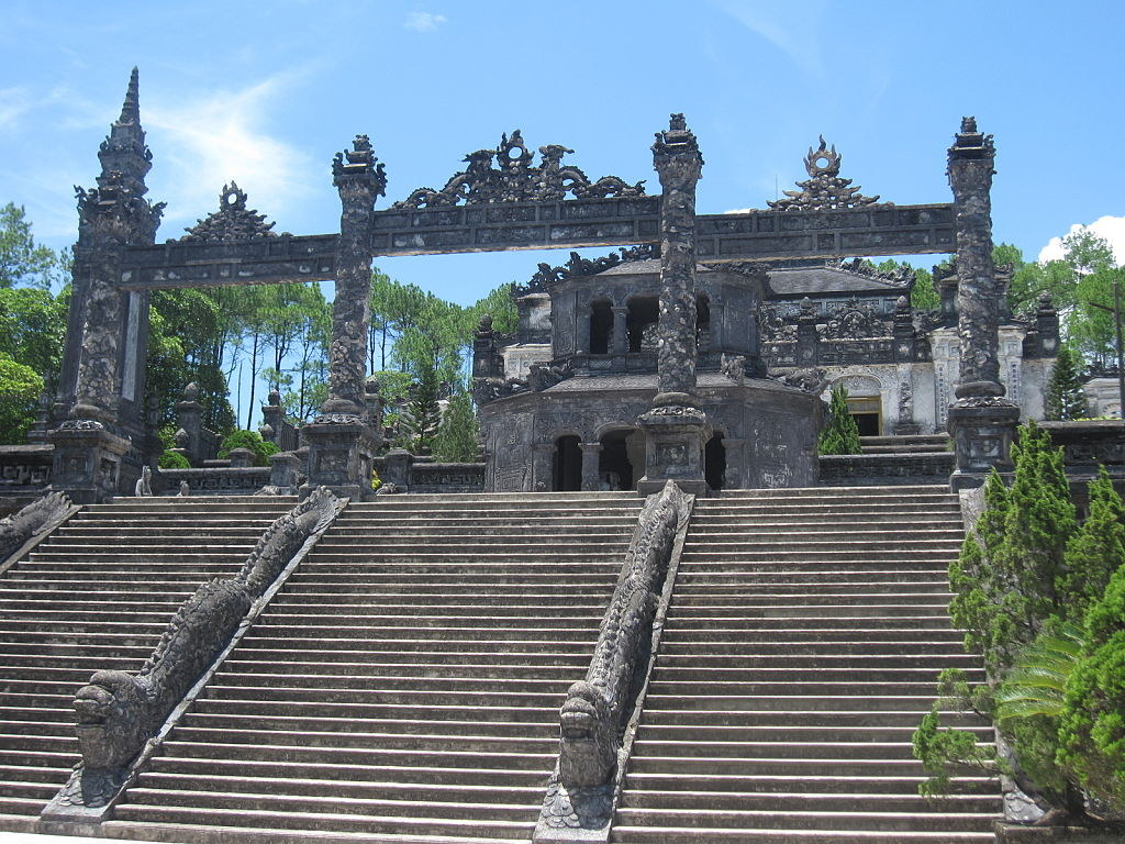 Lăng tẩm triều Nguyễn